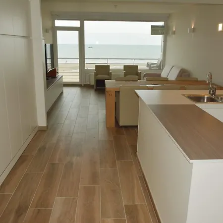 Apartment Golden Trust *