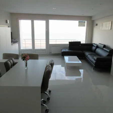 Golden Trust Apartment *