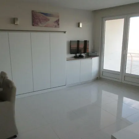 Golden Trust Apartment